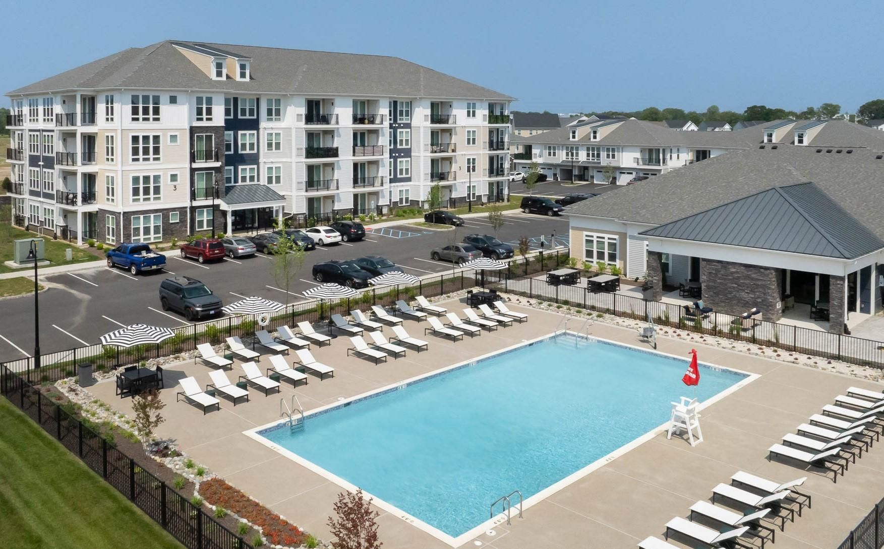 Pool outside of Wexford apartments
